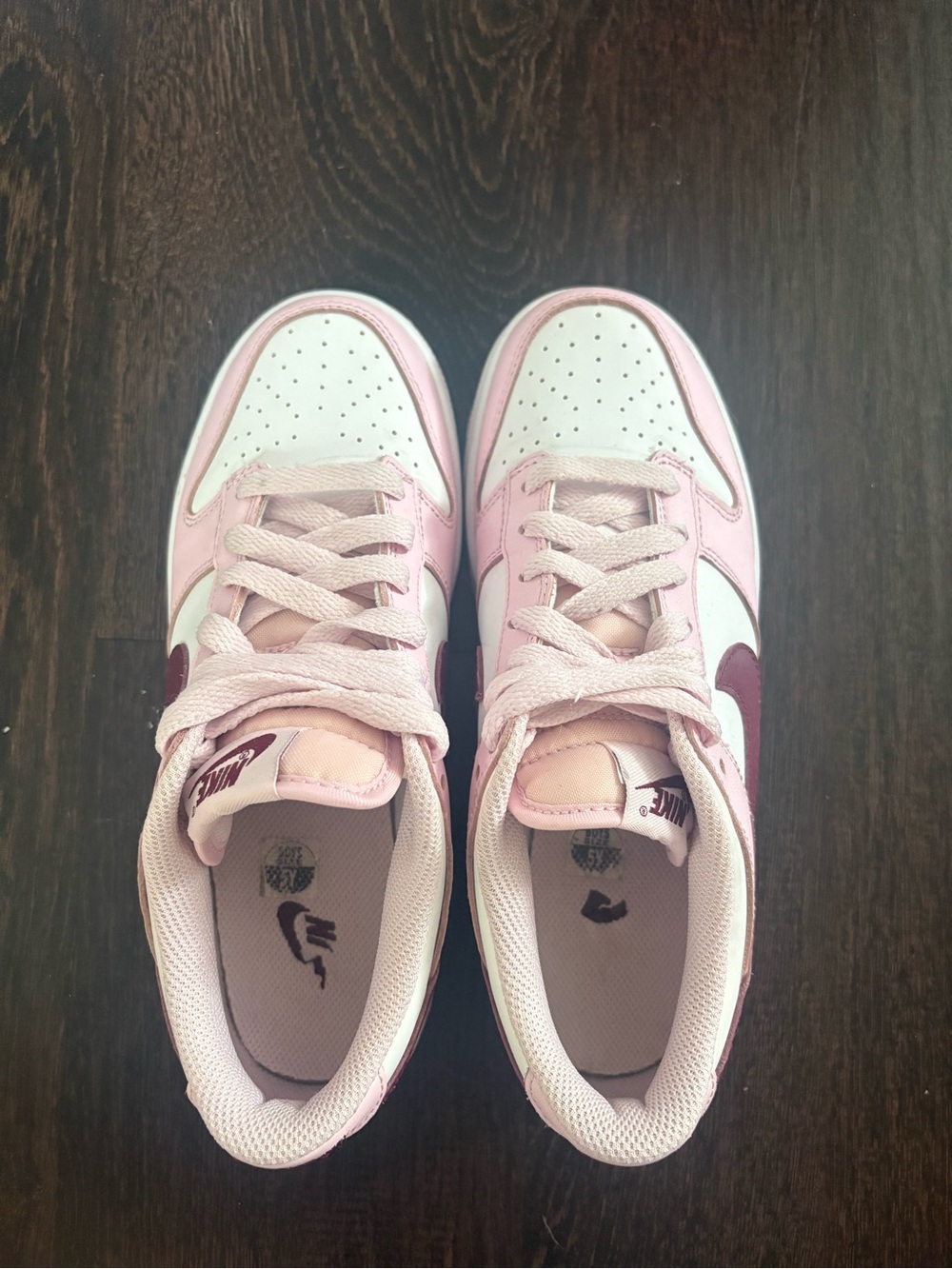 Nike Kids Pink and White Low-Top Sneakers with Maroon Swoosh